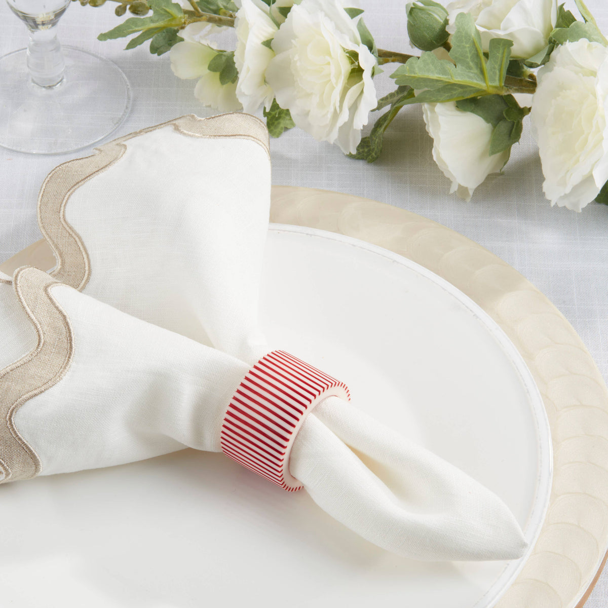 Ribbed Charm Napkin Ring