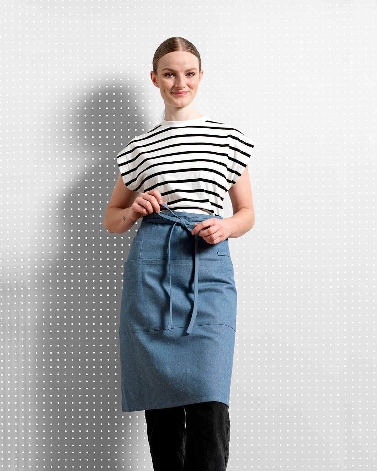 The MEEMA Sustainable Bistro Apron with Pockets - The Coral Palm LLC