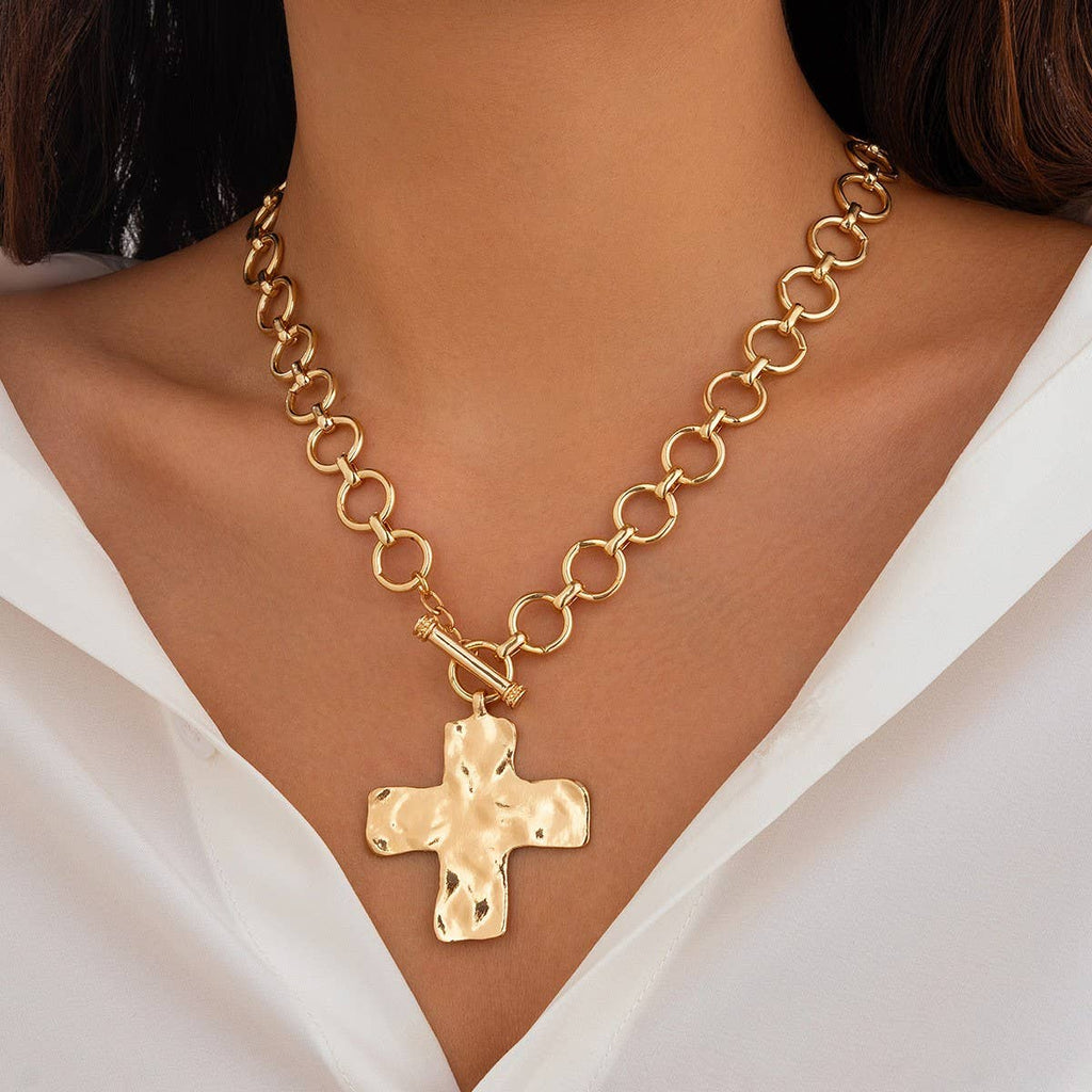 NOTABLE HAMMERED CROSS FRONT TOGGLE NECKLACE | 40NK9474 - The Coral Palm LLC