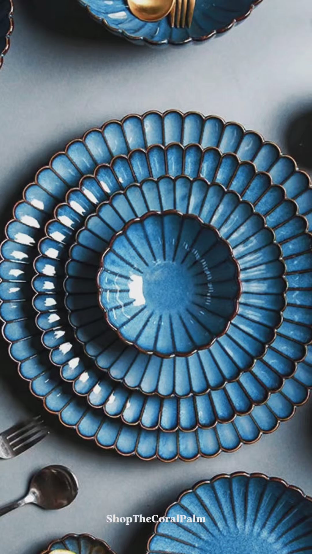 Skyfall 22-Piece Scalloped Serving Set